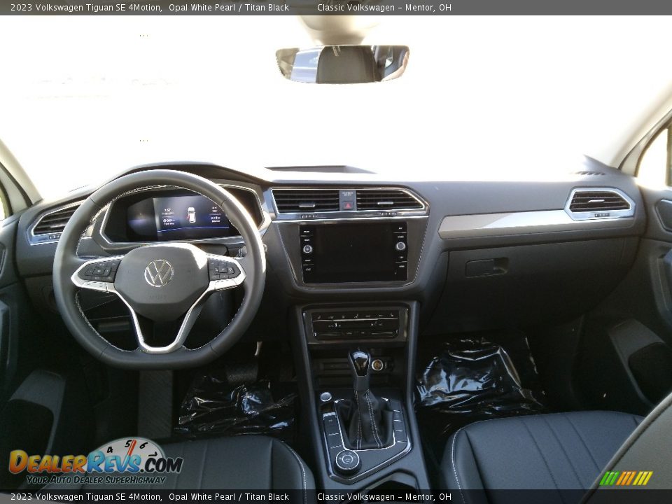 2023 Volkswagen Tiguan SE 4Motion Opal White Pearl / Titan Black Photo #3