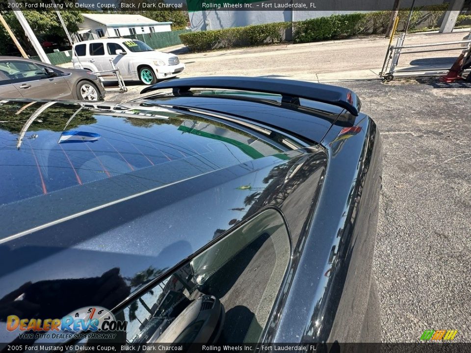 2005 Ford Mustang V6 Deluxe Coupe Black / Dark Charcoal Photo #1