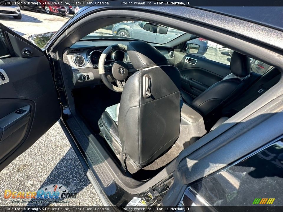 2005 Ford Mustang V6 Deluxe Coupe Black / Dark Charcoal Photo #2