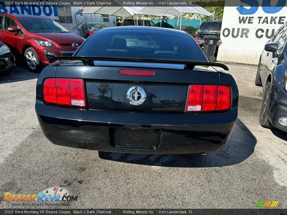 2005 Ford Mustang V6 Deluxe Coupe Black / Dark Charcoal Photo #5