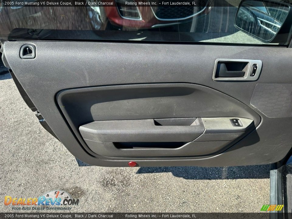 2005 Ford Mustang V6 Deluxe Coupe Black / Dark Charcoal Photo #6