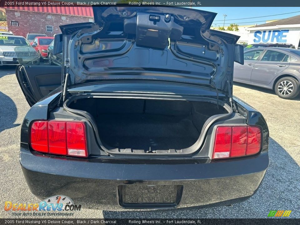 2005 Ford Mustang V6 Deluxe Coupe Black / Dark Charcoal Photo #8