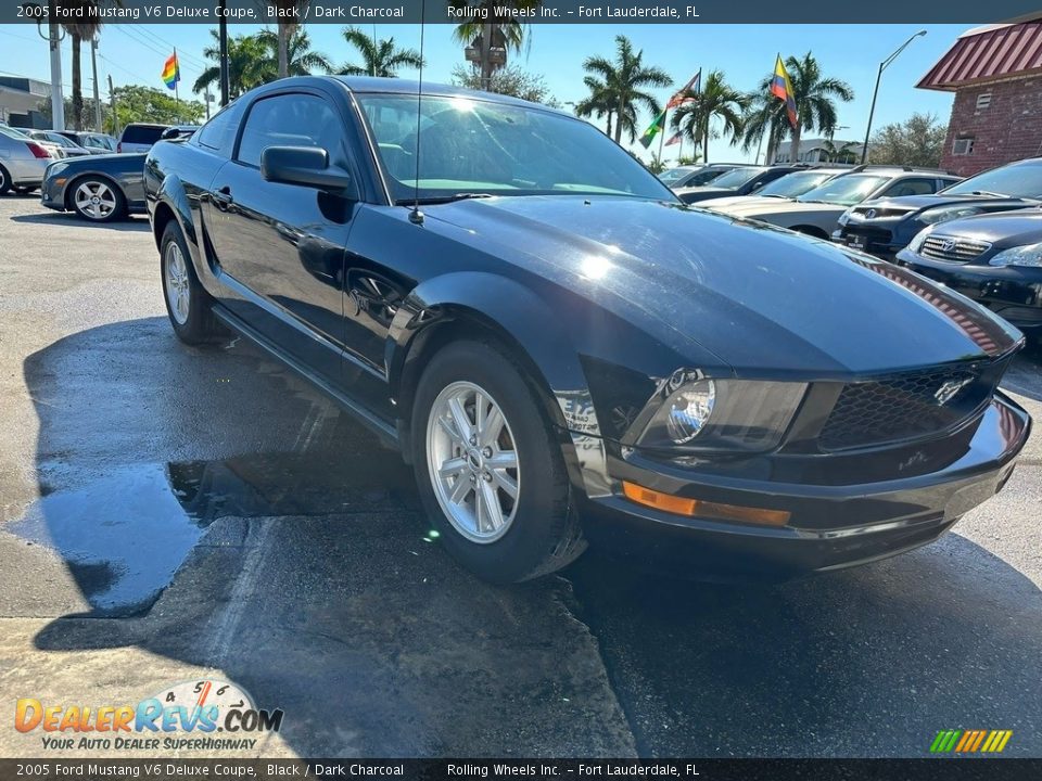 2005 Ford Mustang V6 Deluxe Coupe Black / Dark Charcoal Photo #12