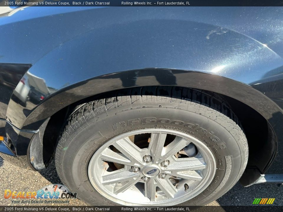 2005 Ford Mustang V6 Deluxe Coupe Black / Dark Charcoal Photo #17