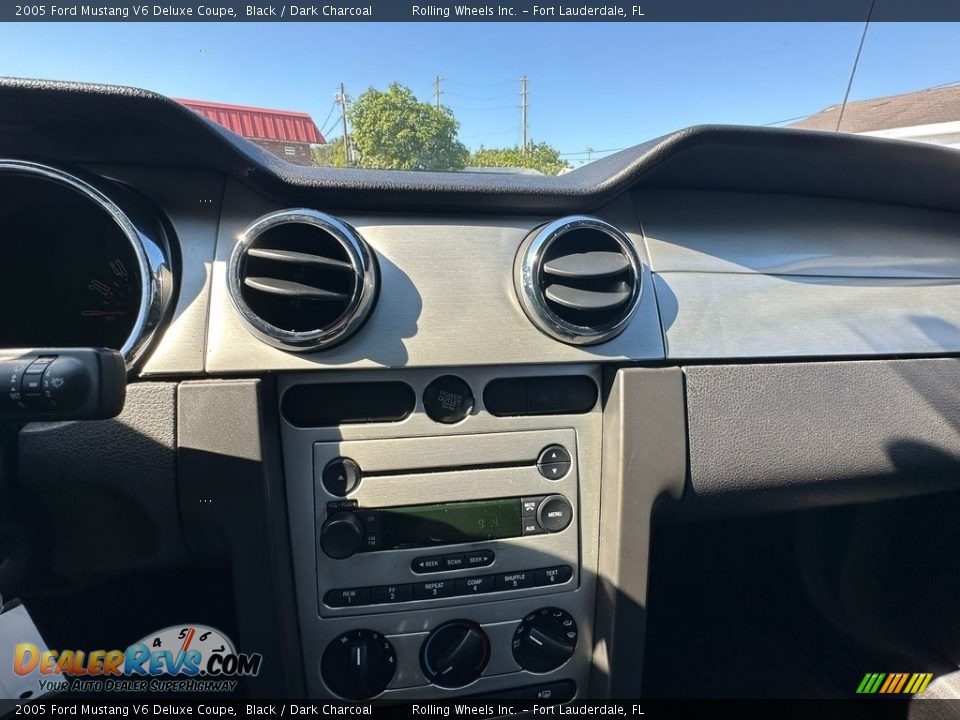 2005 Ford Mustang V6 Deluxe Coupe Black / Dark Charcoal Photo #20