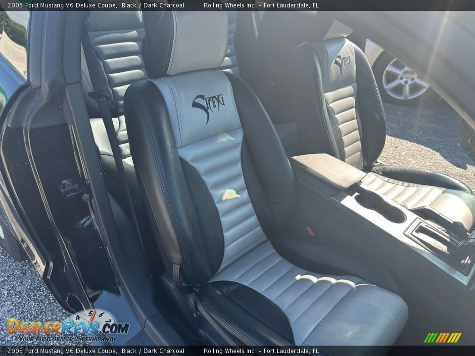 2005 Ford Mustang V6 Deluxe Coupe Black / Dark Charcoal Photo #26