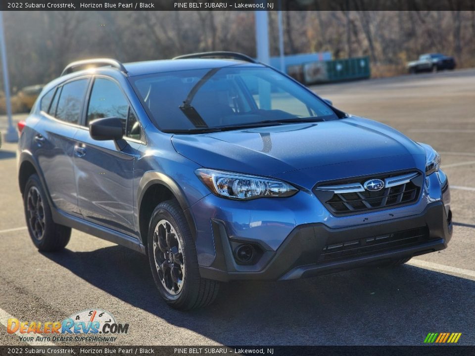 Front 3/4 View of 2022 Subaru Crosstrek  Photo #3