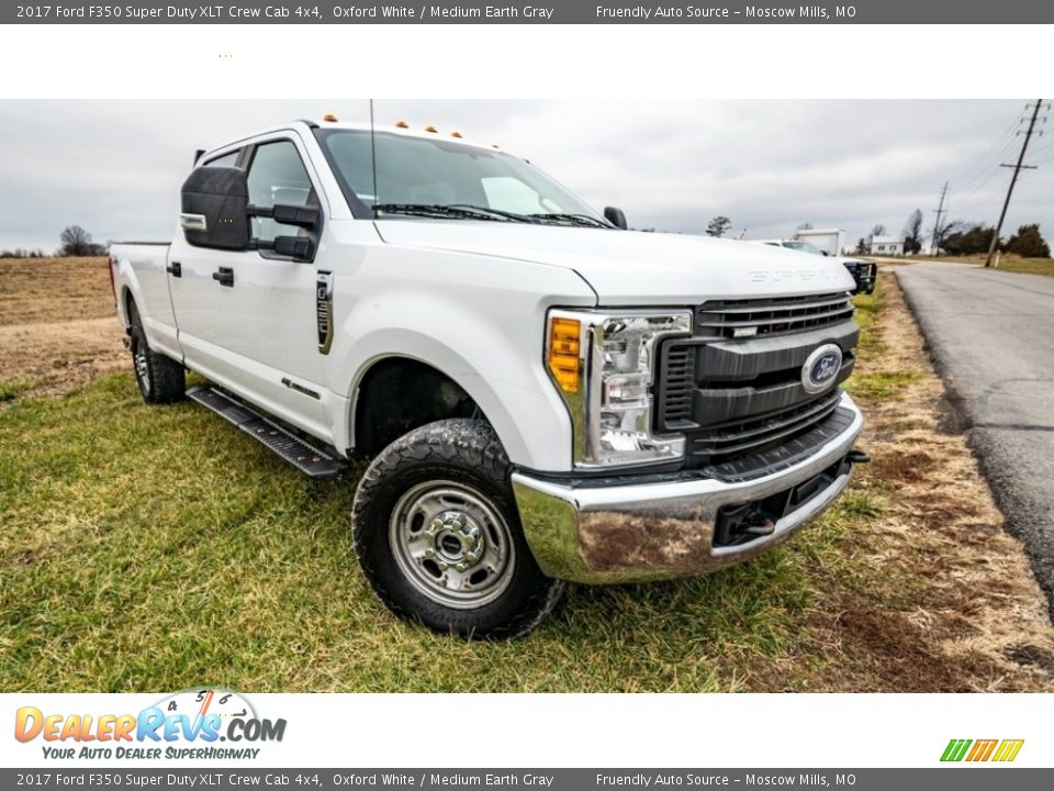 2017 Ford F350 Super Duty XLT Crew Cab 4x4 Oxford White / Medium Earth Gray Photo #1