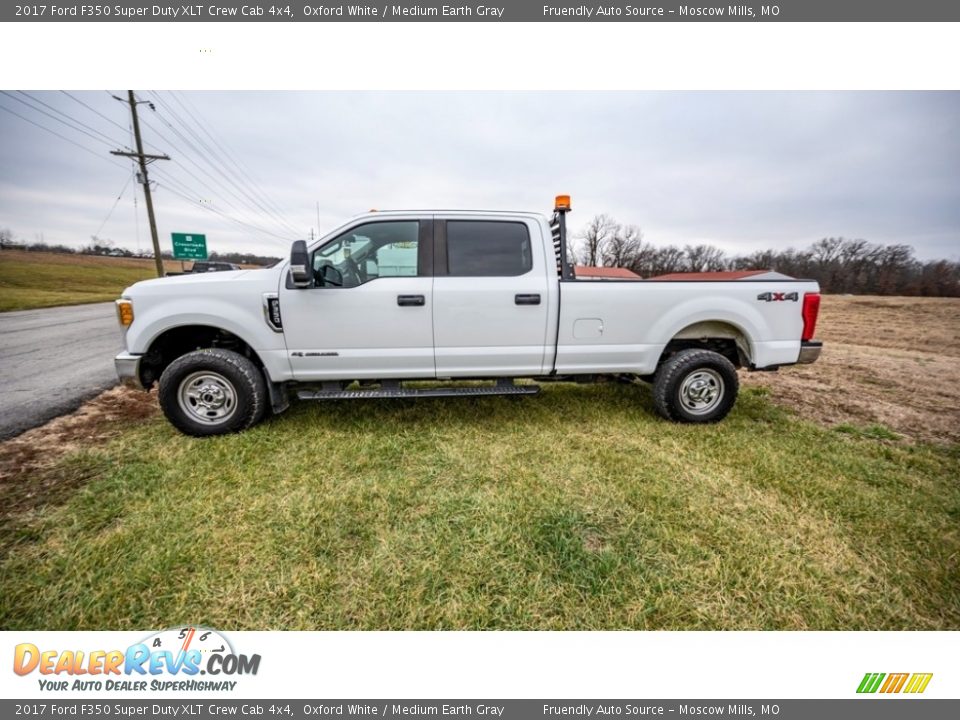 2017 Ford F350 Super Duty XLT Crew Cab 4x4 Oxford White / Medium Earth Gray Photo #7