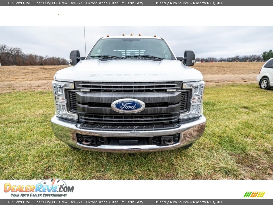 2017 Ford F350 Super Duty XLT Crew Cab 4x4 Oxford White / Medium Earth Gray Photo #9