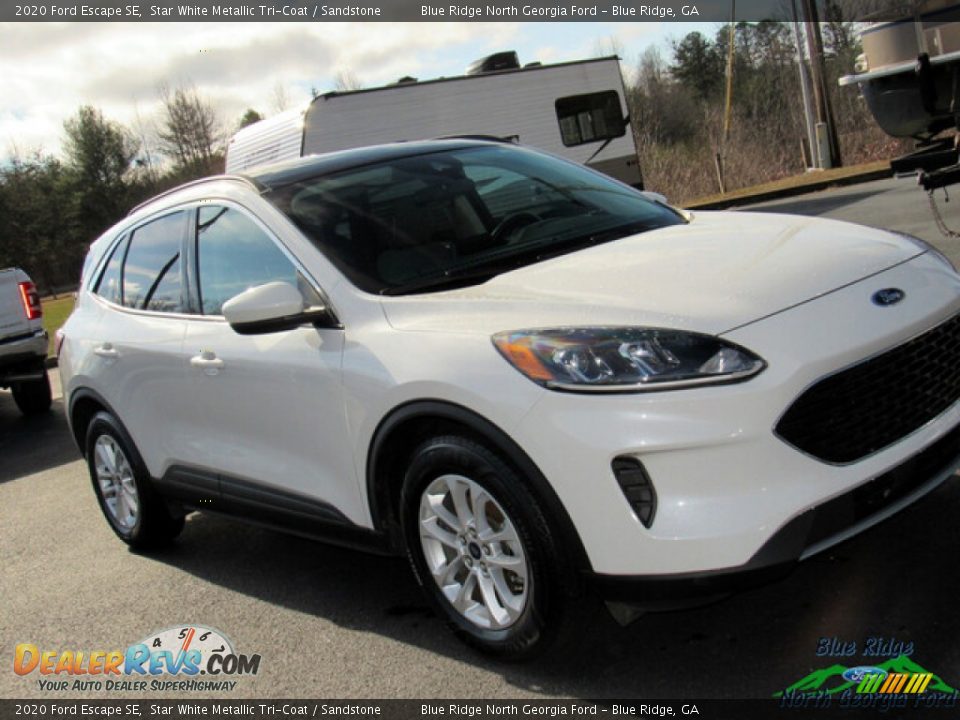 2020 Ford Escape SE Star White Metallic Tri-Coat / Sandstone Photo #28