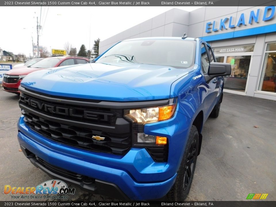 2023 Chevrolet Silverado 1500 Custom Crew Cab 4x4 Glacier Blue Metallic / Jet Black Photo #3