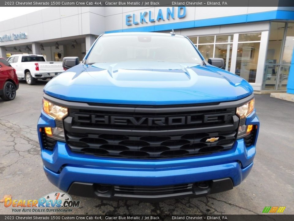 2023 Chevrolet Silverado 1500 Custom Crew Cab 4x4 Glacier Blue Metallic / Jet Black Photo #4