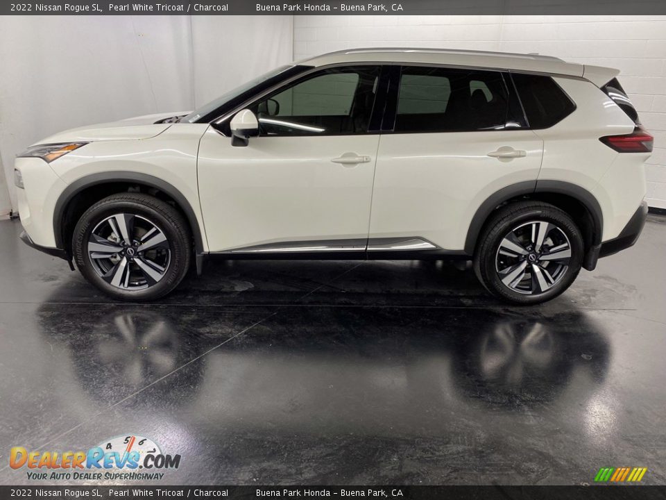 Pearl White Tricoat 2022 Nissan Rogue SL Photo #4