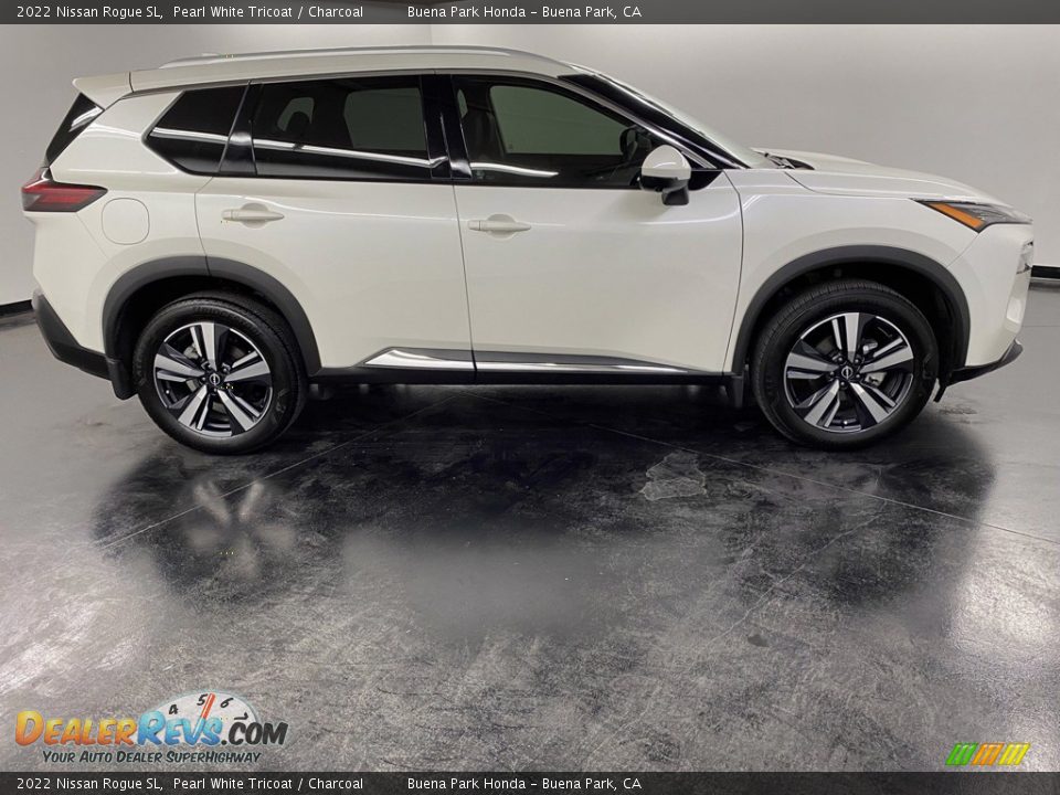 Pearl White Tricoat 2022 Nissan Rogue SL Photo #8