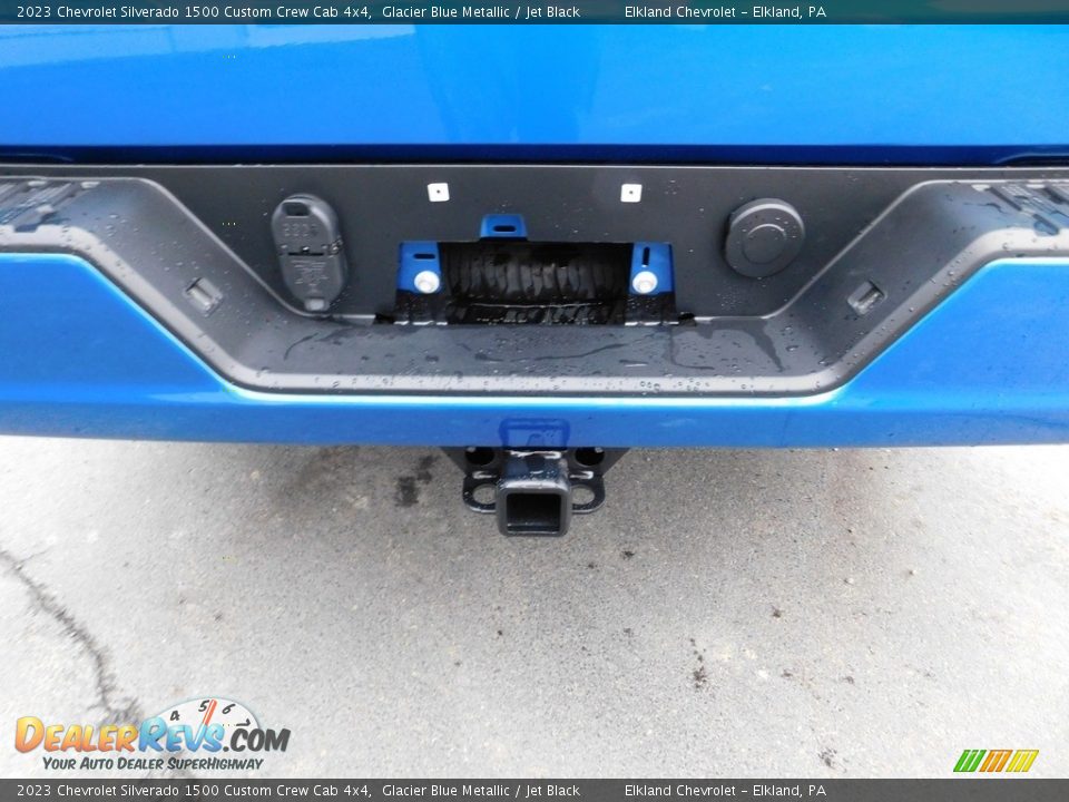 2023 Chevrolet Silverado 1500 Custom Crew Cab 4x4 Glacier Blue Metallic / Jet Black Photo #14