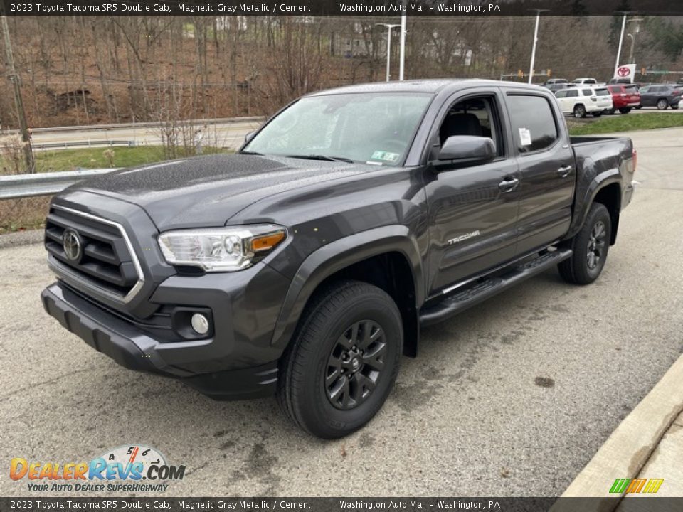 Front 3/4 View of 2023 Toyota Tacoma SR5 Double Cab Photo #7