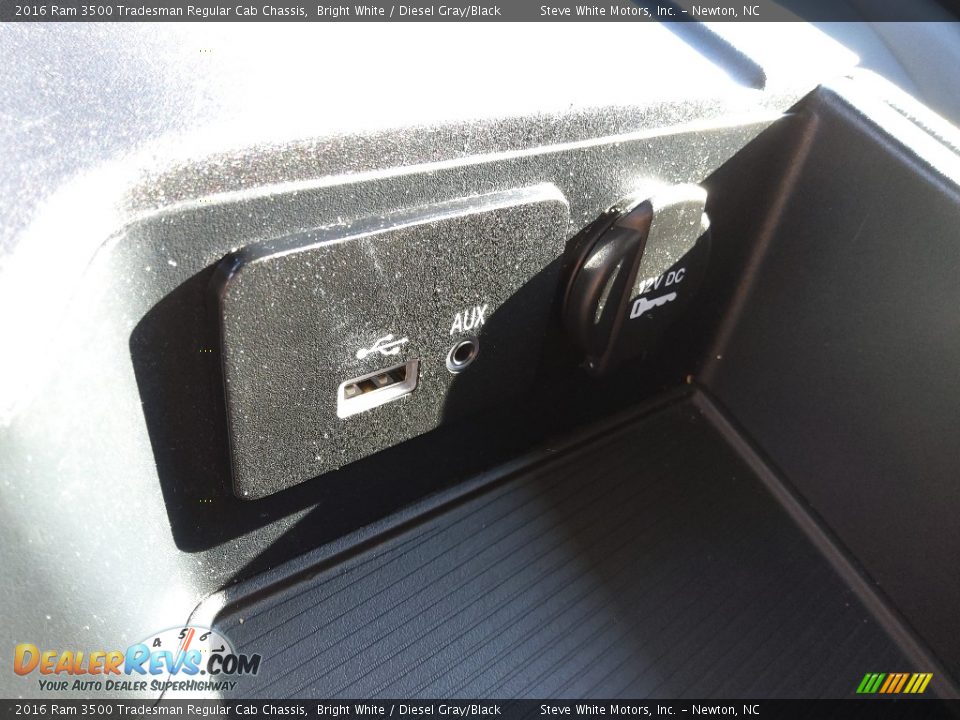 2016 Ram 3500 Tradesman Regular Cab Chassis Bright White / Diesel Gray/Black Photo #26