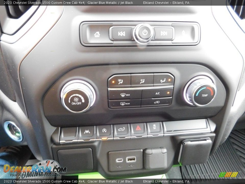 2023 Chevrolet Silverado 1500 Custom Crew Cab 4x4 Glacier Blue Metallic / Jet Black Photo #31