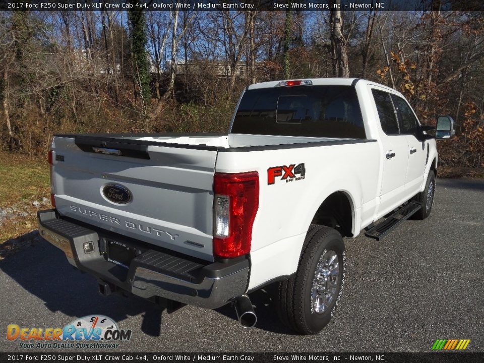 2017 Ford F250 Super Duty XLT Crew Cab 4x4 Oxford White / Medium Earth Gray Photo #6