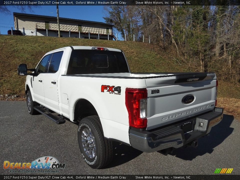 2017 Ford F250 Super Duty XLT Crew Cab 4x4 Oxford White / Medium Earth Gray Photo #10