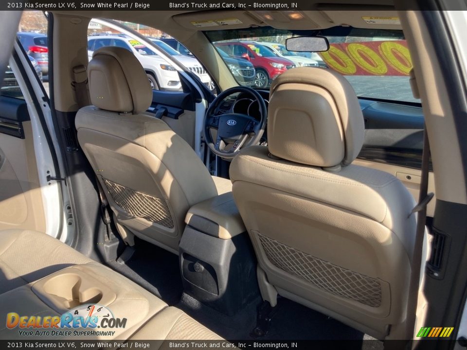 2013 Kia Sorento LX V6 Snow White Pearl / Beige Photo #27