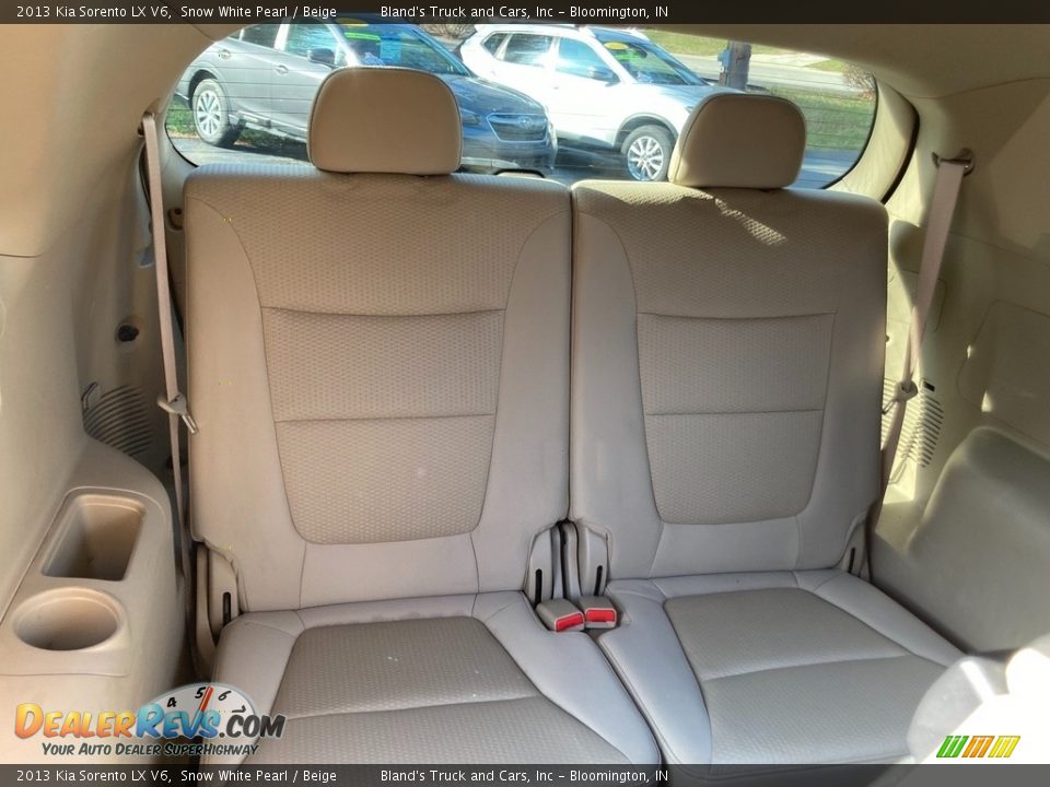 2013 Kia Sorento LX V6 Snow White Pearl / Beige Photo #30