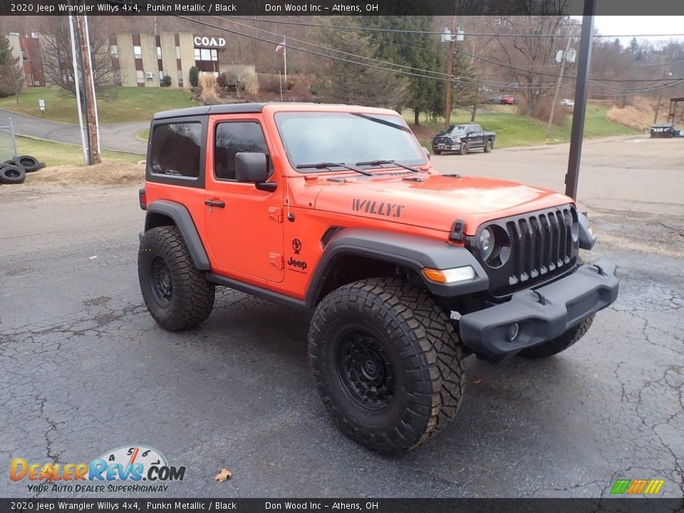 Front 3/4 View of 2020 Jeep Wrangler Willys 4x4 Photo #2