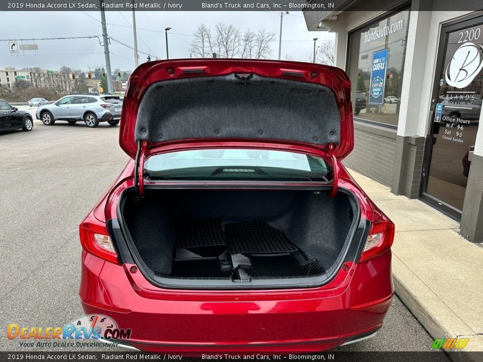 2019 Honda Accord LX Sedan Radiant Red Metallic / Ivory Photo #33