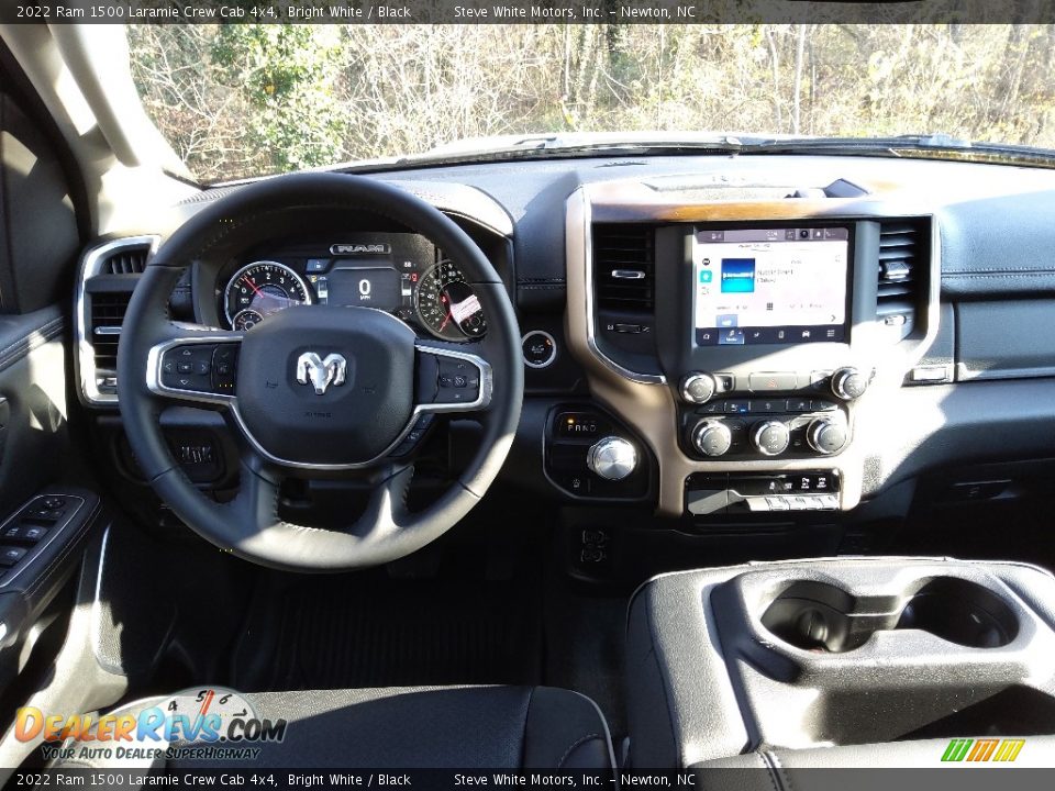 2022 Ram 1500 Laramie Crew Cab 4x4 Bright White / Black Photo #18