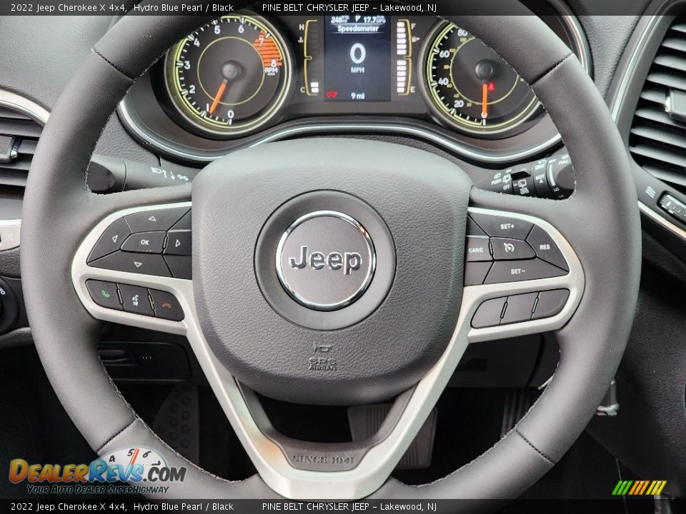 2022 Jeep Cherokee X 4x4 Steering Wheel Photo #10