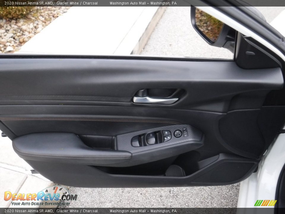Door Panel of 2020 Nissan Altima SR AWD Photo #21