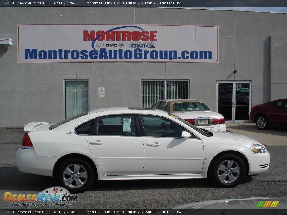 2009 Chevrolet Impala LT White / Gray Photo #1