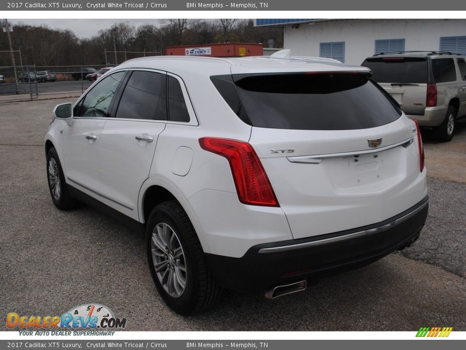 2017 Cadillac XT5 Luxury Crystal White Tricoat / Cirrus Photo #3