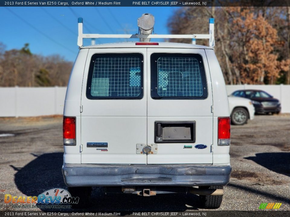 2013 Ford E Series Van E250 Cargo Oxford White / Medium Flint Photo #8