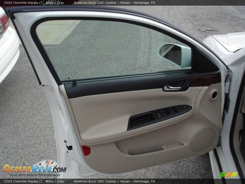 2009 Chevrolet Impala LT White / Gray Photo #8