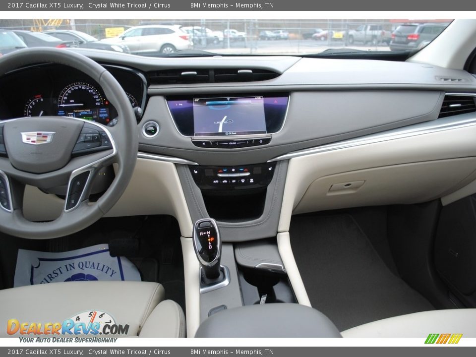 2017 Cadillac XT5 Luxury Crystal White Tricoat / Cirrus Photo #9