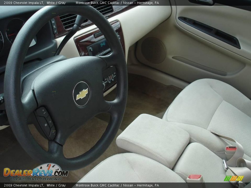 2009 Chevrolet Impala LT White / Gray Photo #9