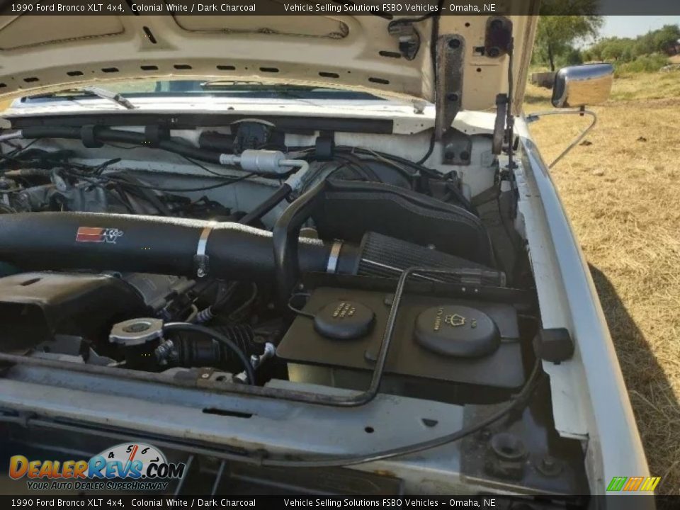 1990 Ford Bronco XLT 4x4 Colonial White / Dark Charcoal Photo #27