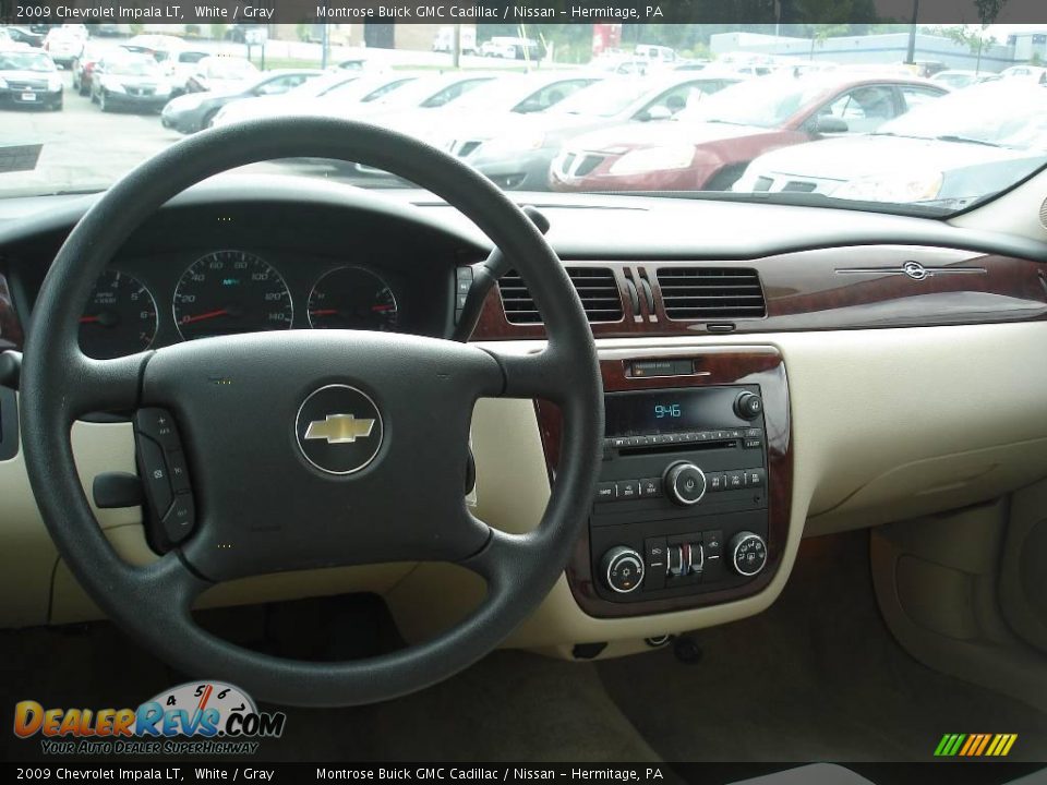 2009 Chevrolet Impala LT White / Gray Photo #13
