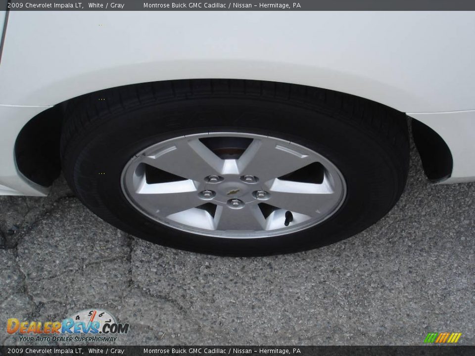 2009 Chevrolet Impala LT White / Gray Photo #15