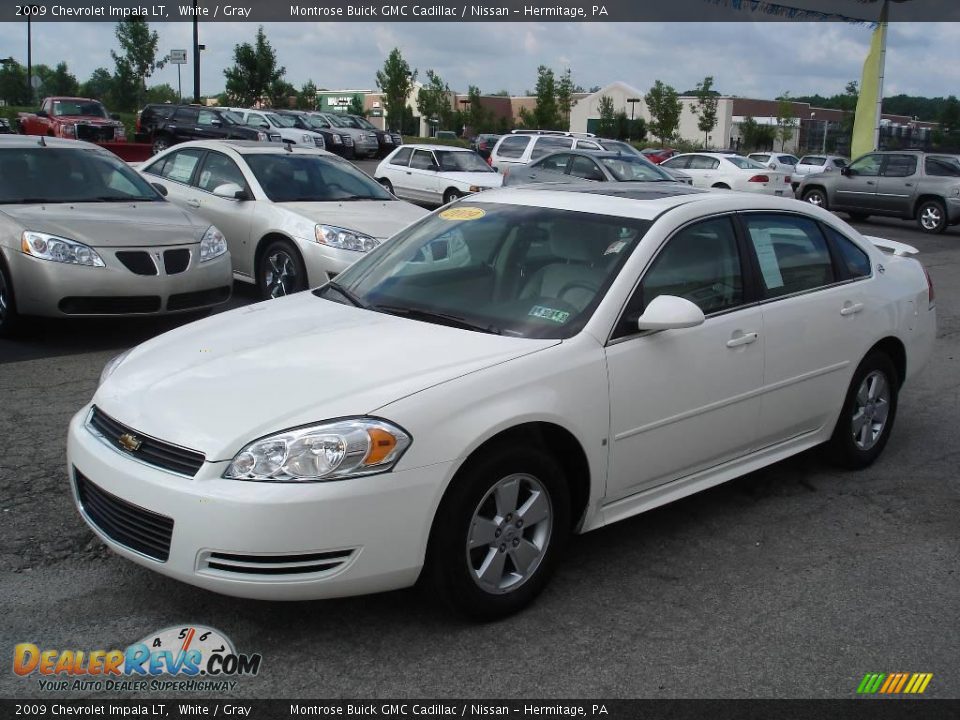 2009 Chevrolet Impala LT White / Gray Photo #18