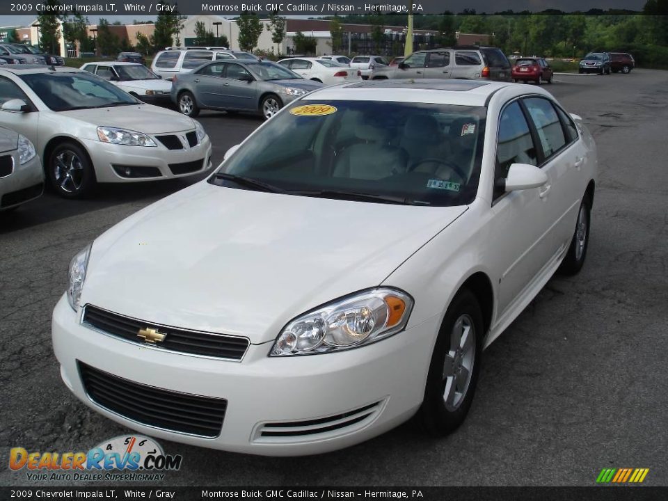 2009 Chevrolet Impala LT White / Gray Photo #19