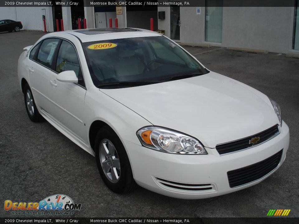2009 Chevrolet Impala LT White / Gray Photo #21