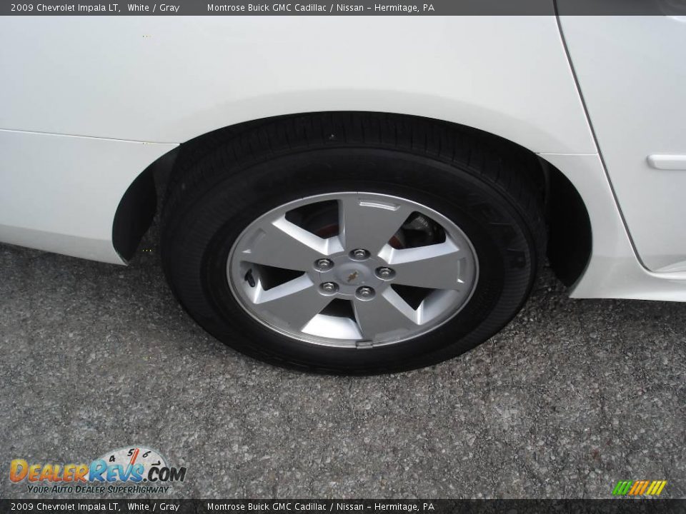 2009 Chevrolet Impala LT White / Gray Photo #24