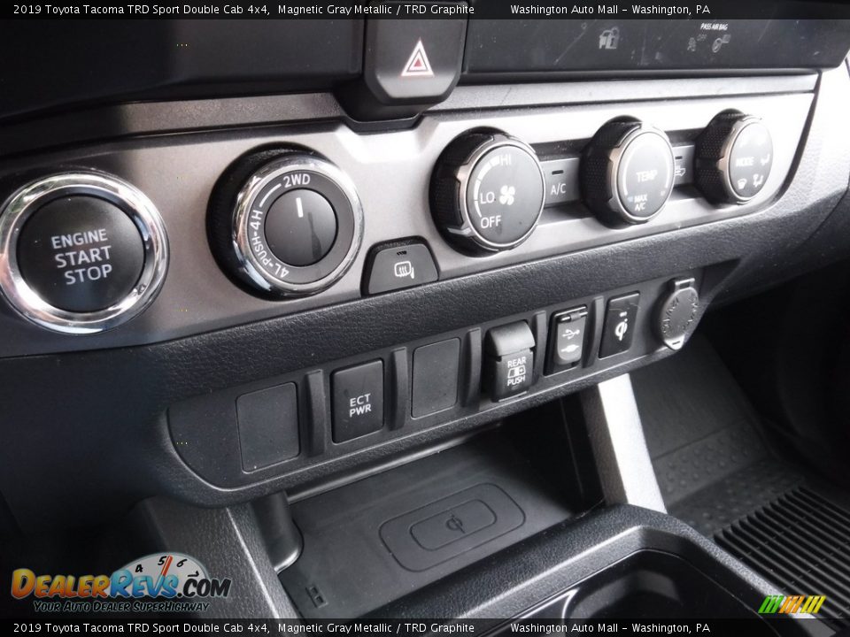 Controls of 2019 Toyota Tacoma TRD Sport Double Cab 4x4 Photo #4