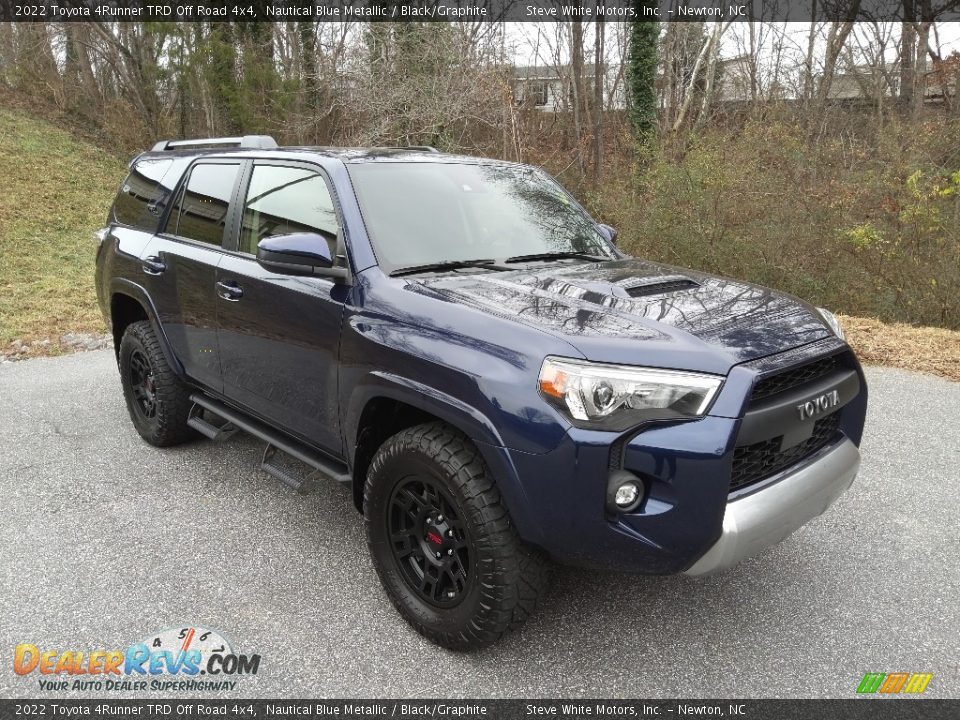 Front 3/4 View of 2022 Toyota 4Runner TRD Off Road 4x4 Photo #5