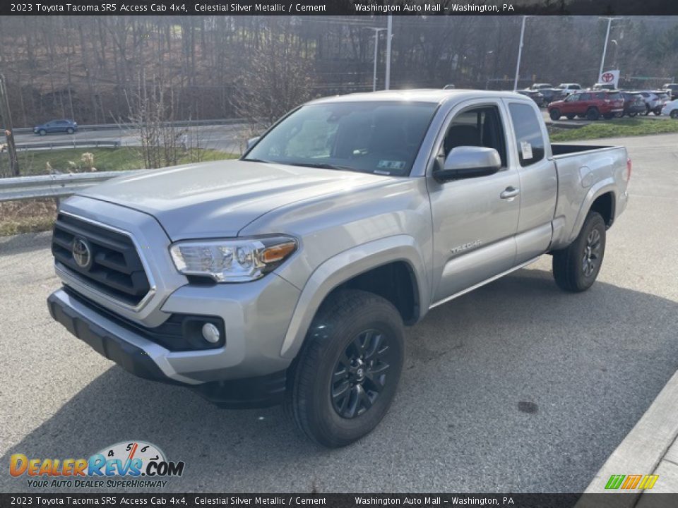 Front 3/4 View of 2023 Toyota Tacoma SR5 Access Cab 4x4 Photo #7