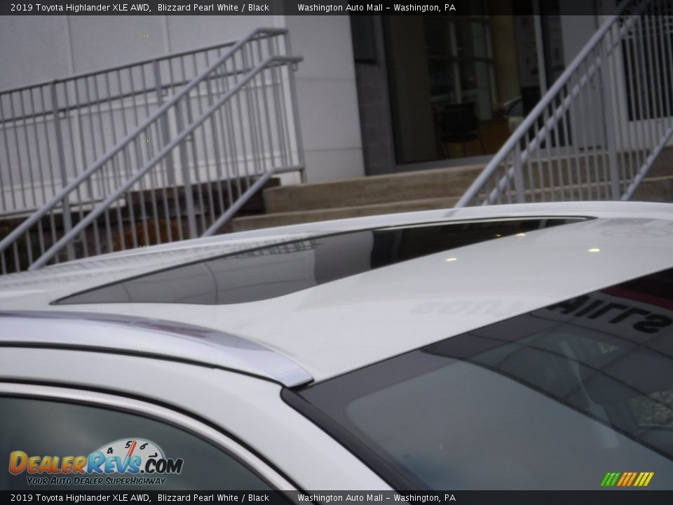 2019 Toyota Highlander XLE AWD Blizzard Pearl White / Black Photo #3
