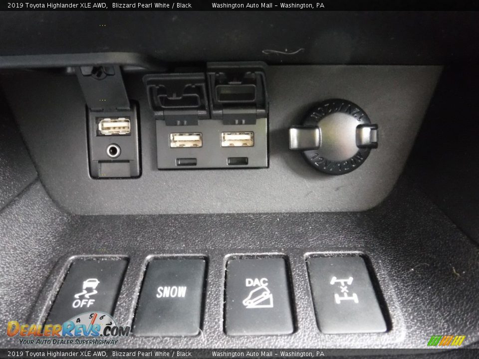 2019 Toyota Highlander XLE AWD Blizzard Pearl White / Black Photo #7
